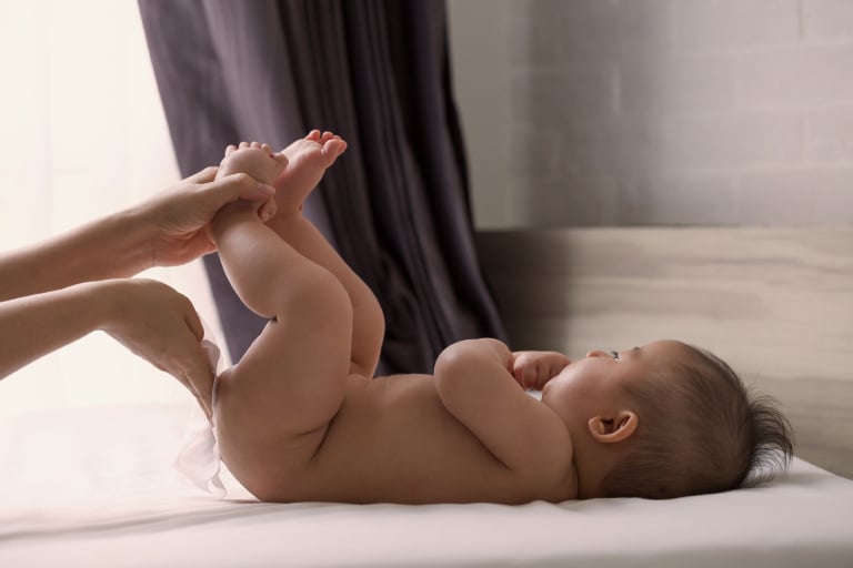 Las mejores ofertas en Pañales desechables para bebé recién nacido Pampers  Blanco